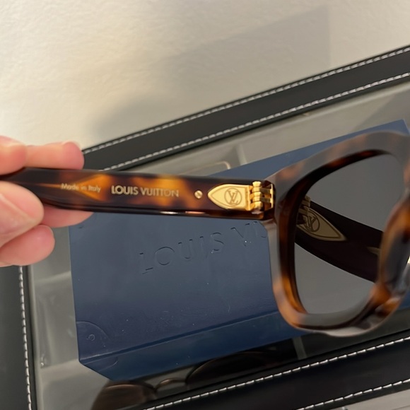 Louis Vuitton- My Monogram Square Sunglasses - Picture 3 of 10